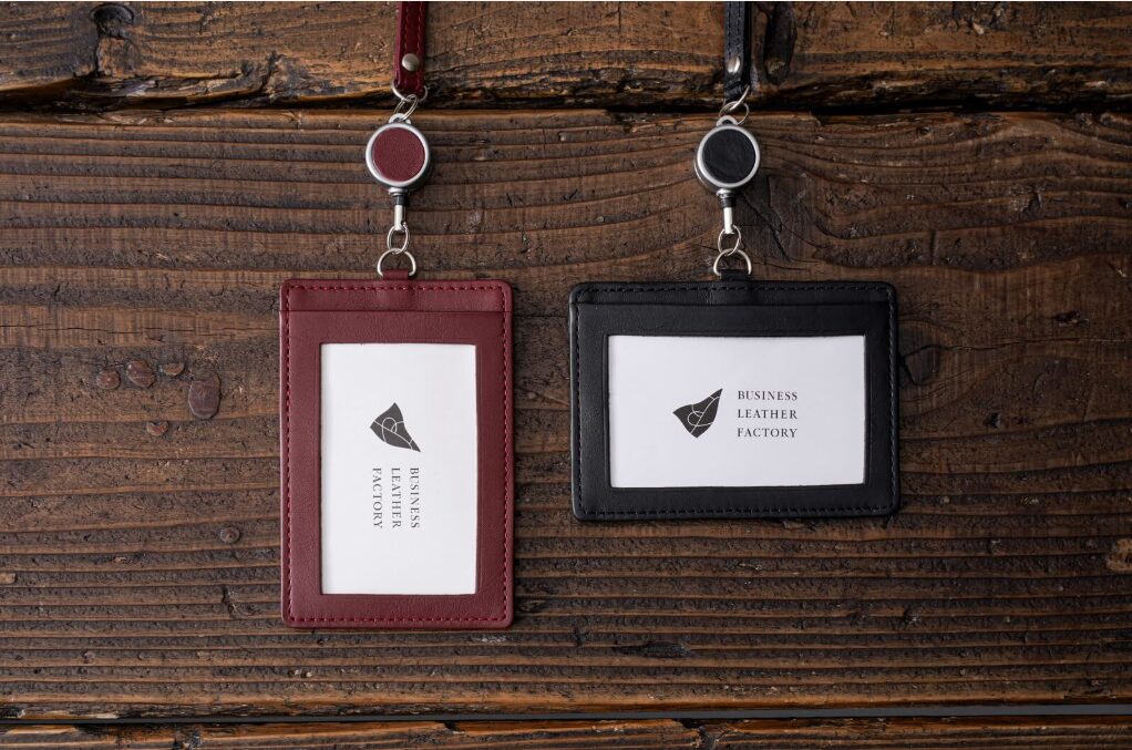 アイデア③ビジネスを格上げする「本革製IDカードホルダー」